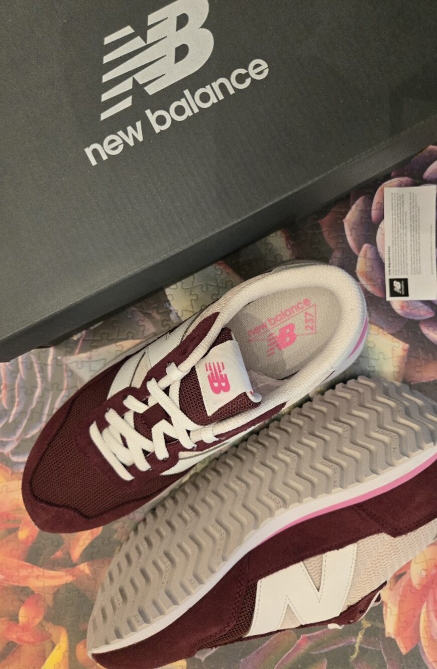 New Balance 237 Classic Retro Throwback Running Trainer Burgundy/Linen/Pink W237